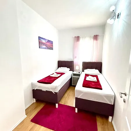 Apartment Tajra *