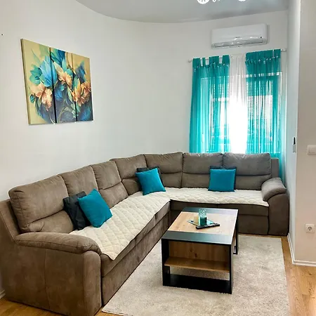 Apartament Tajra *